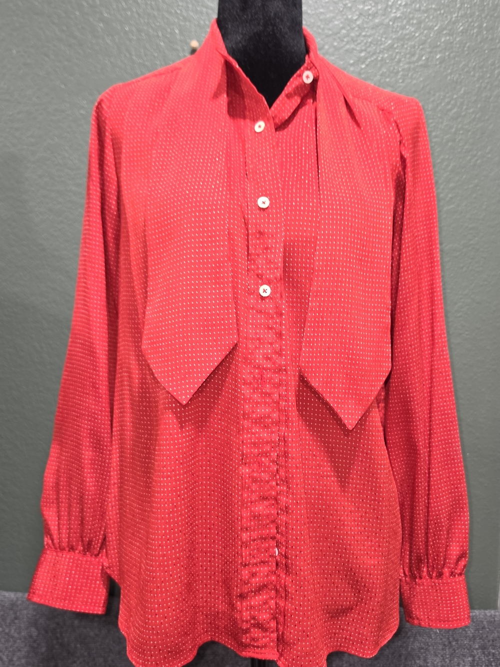 VS40. Vintage 80s Evan-Picone red polka dot scarf tie blouse size 6